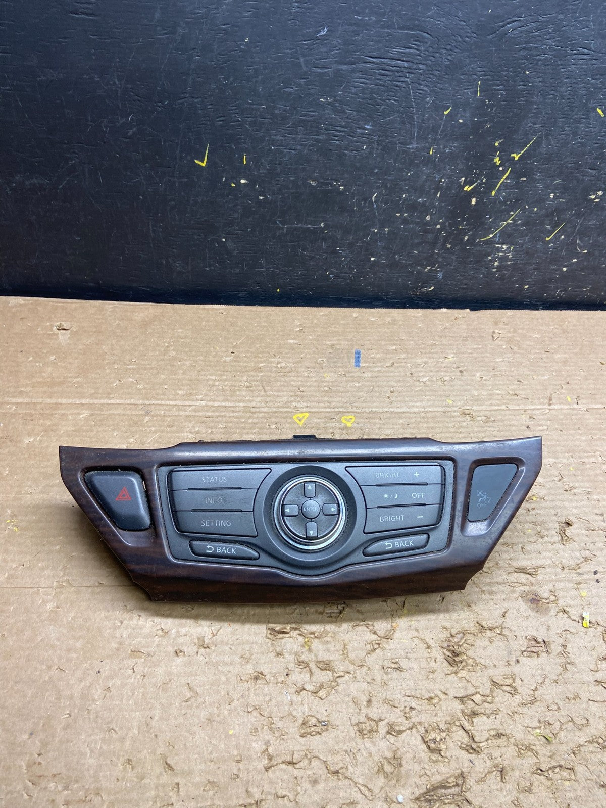 2013 to 2015 Nissan Pathfinder Information Display Control OEM W6404 DG0