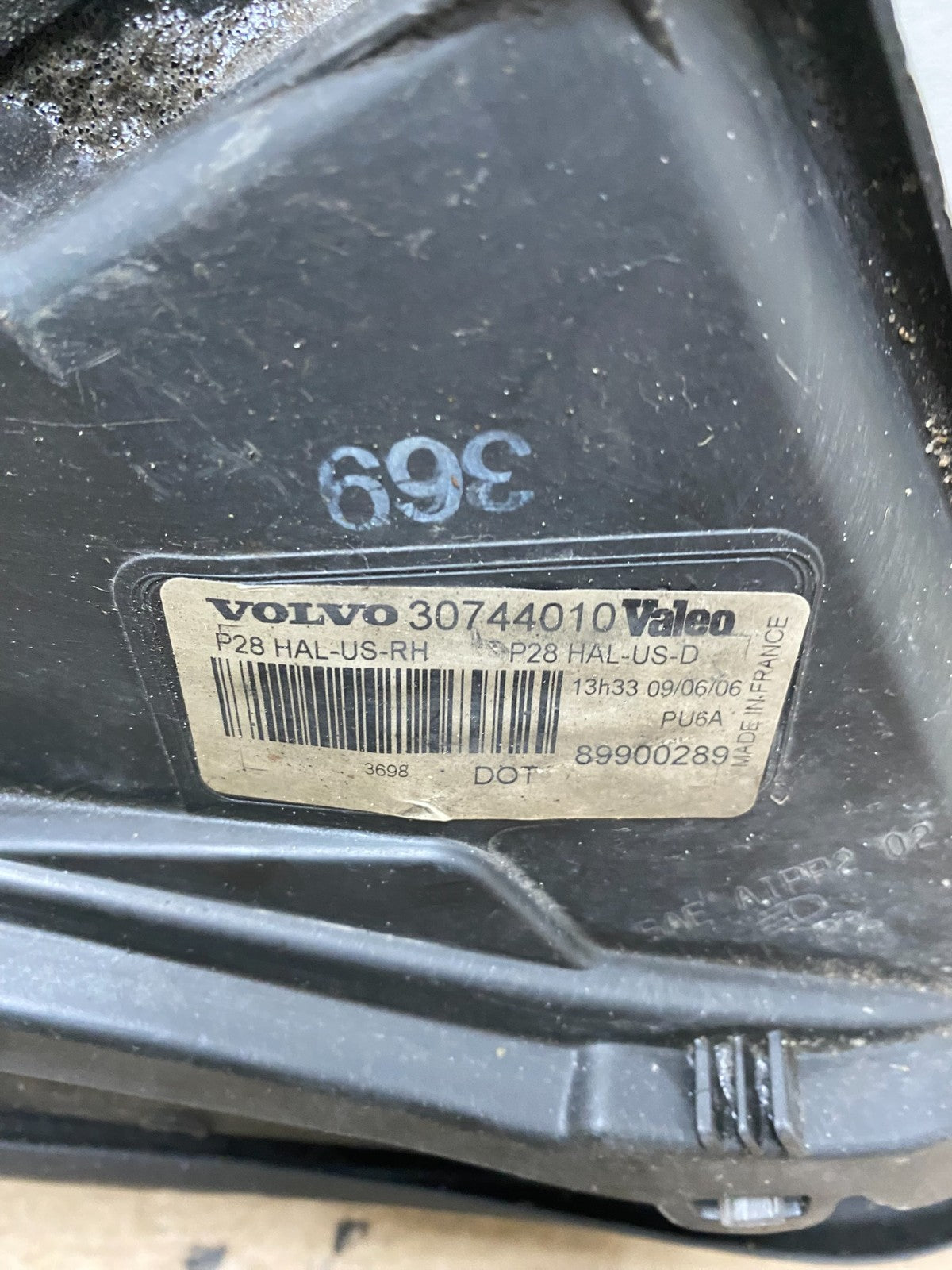 2003 to 2006 Volvo XC90 Right Passenger Rh Side Headlight Halogen AF5696 DW9