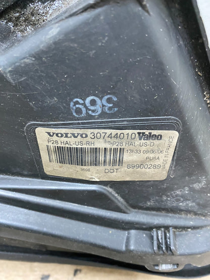 2003 to 2006 Volvo XC90 Right Passenger Rh Side Headlight Halogen AF5696 DW9