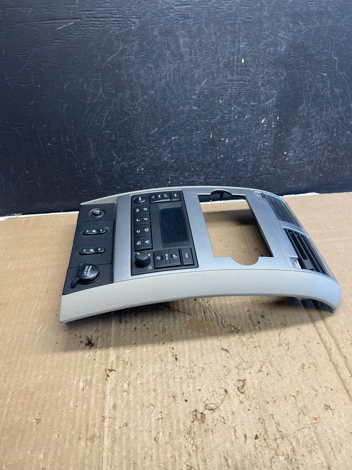 2005-2009 Dodge Durango Heat AC Climate Temp Control Radio Bezel AE2066 DG2