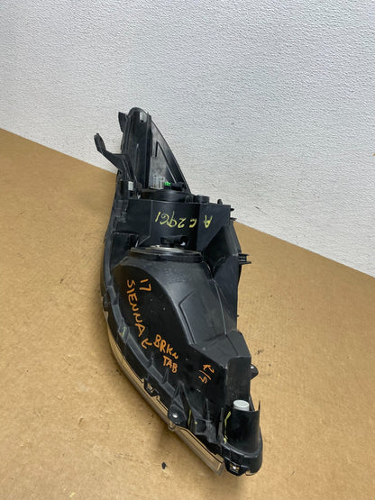 2011-2014 Toyota Sienna Right Passenger RH Halogen Headlight AC2961 DW9