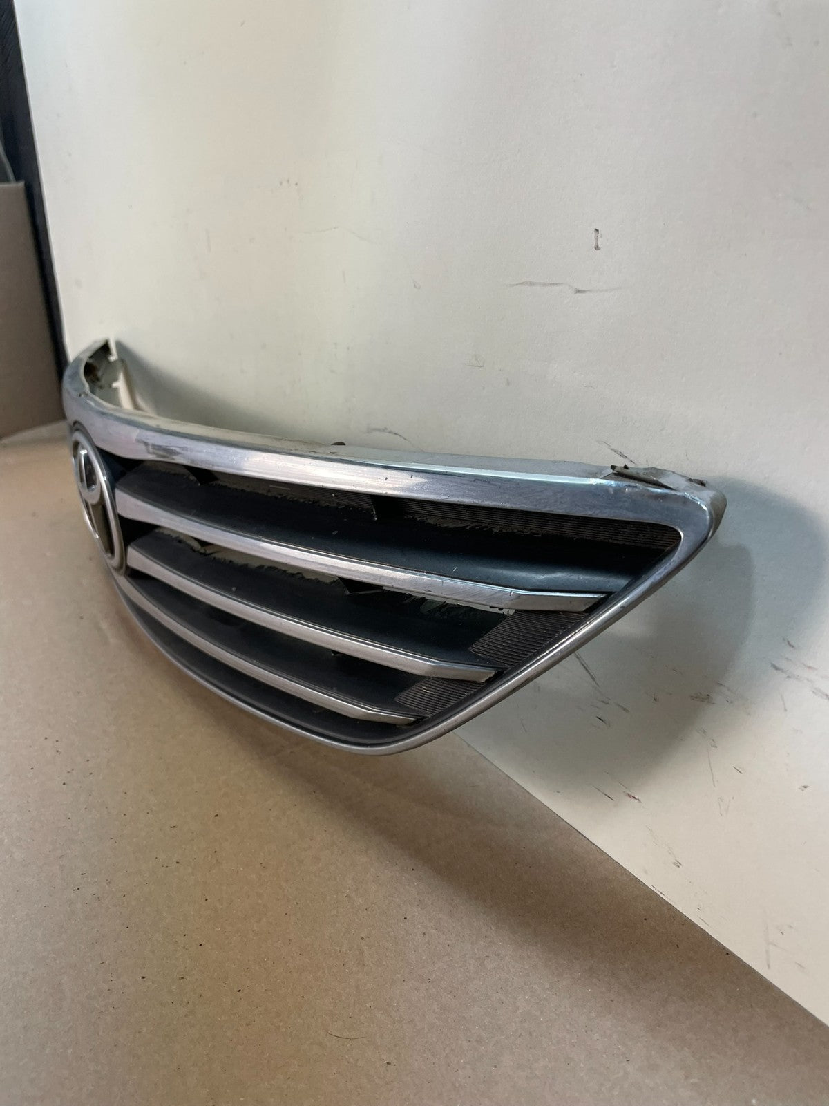 2005 to 2006 Toyota Camry Front Upper Grill Grille AI8590 DG1