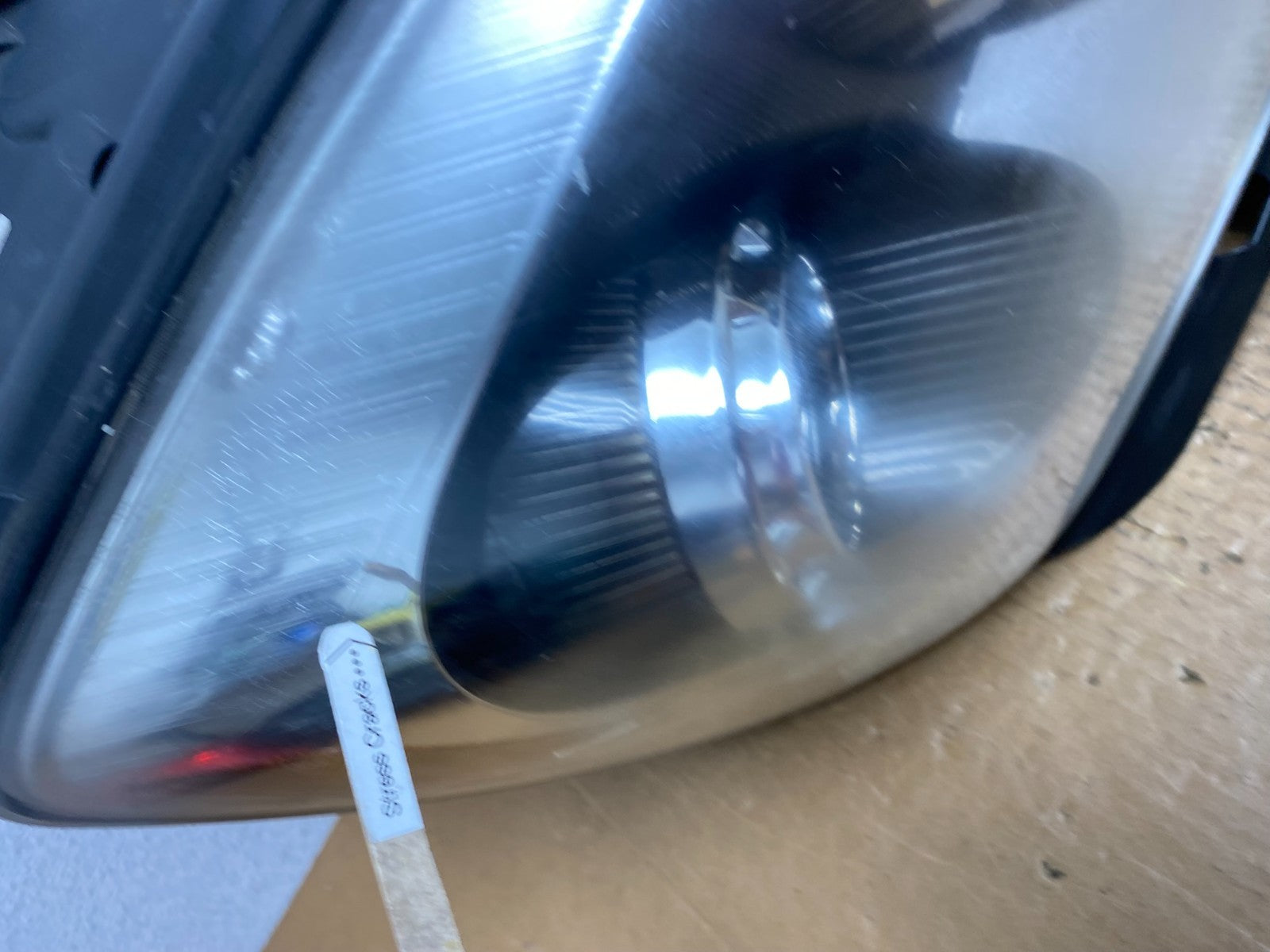 2007 to 2012 Gmc Acadia Halogen Headlight Right Passenger Side AE0636 DW4