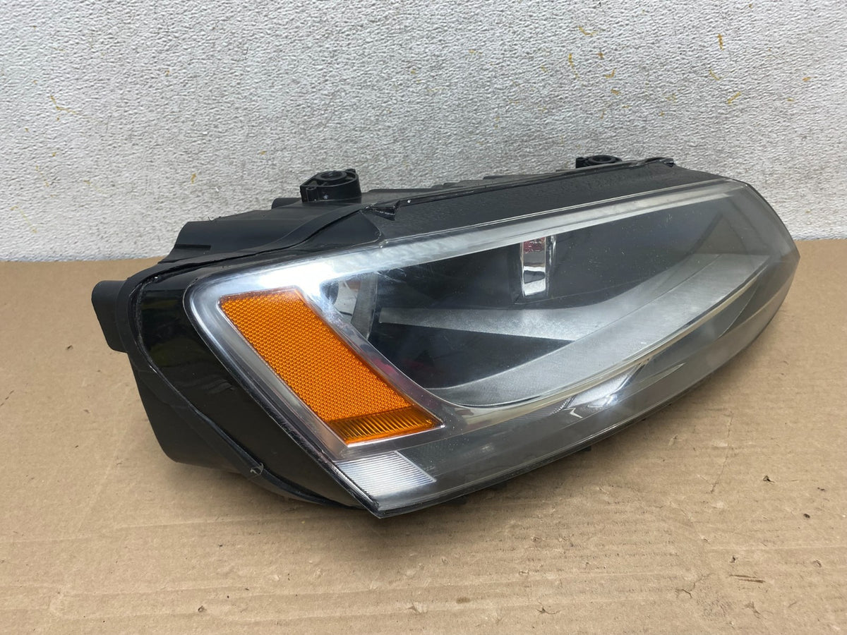 2011 to 2014 Volkswagen Jetta Right Passenger RH Headlight Halogen AH9474 DW2