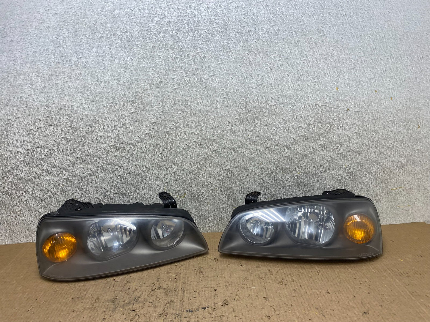 2004 2005 2006 Hyundai Elantra Left+Right Set Halogen Headlights W7978 DW0