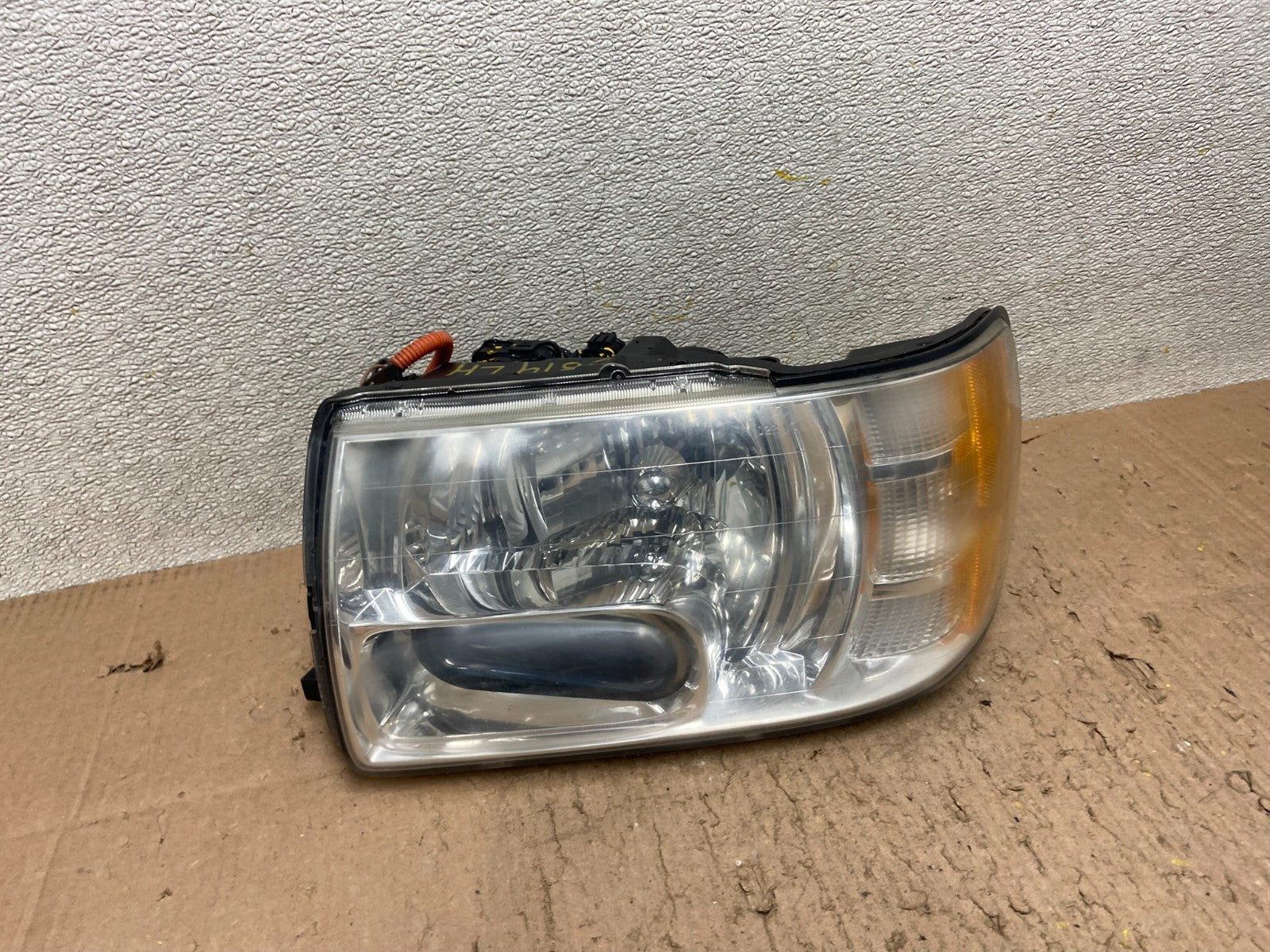 2001 to 2003 Infiniti QX4 Xenon HID Driver Left LH Side Headlight OEM Y5010 DW0