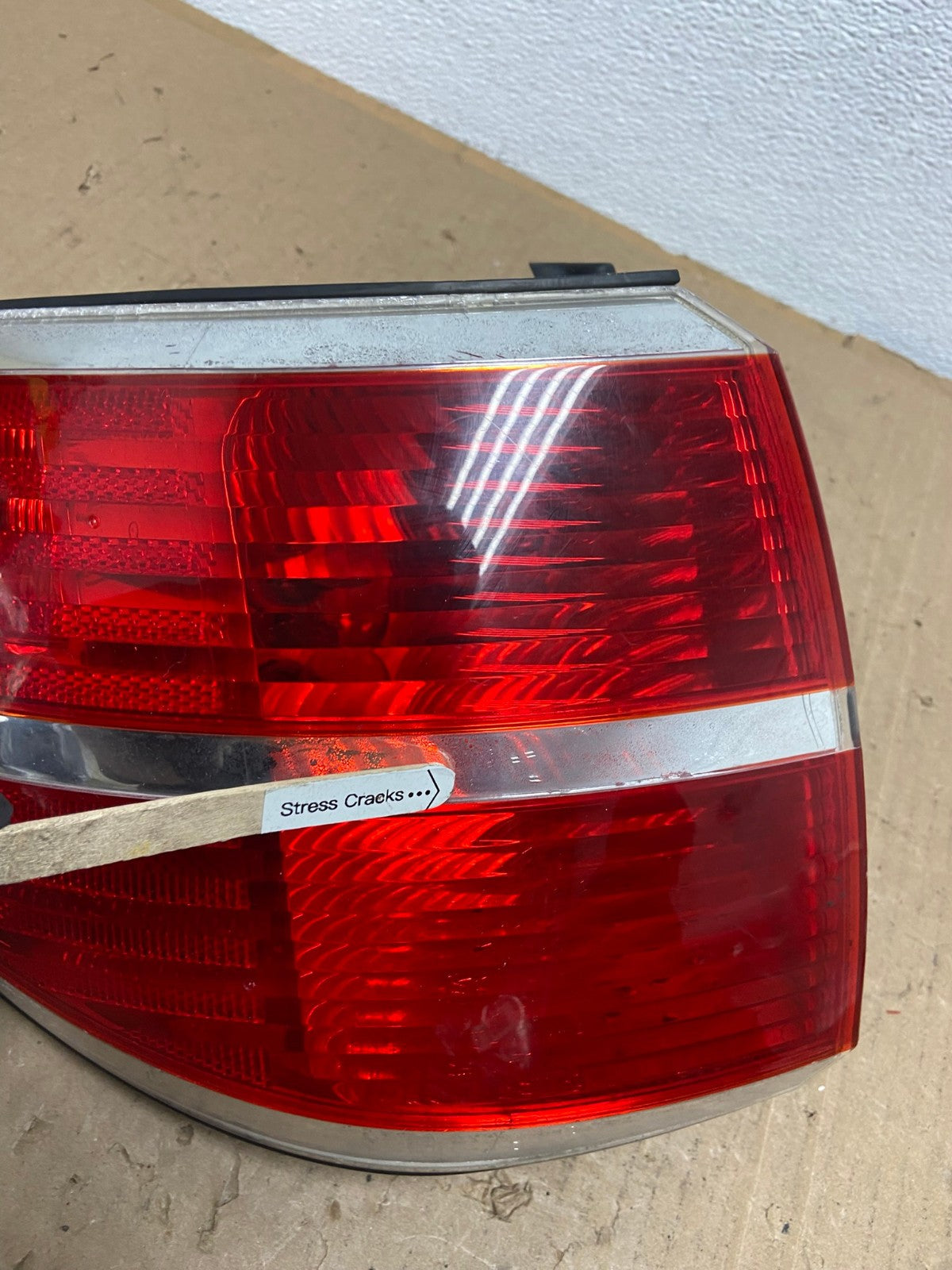 2007 to 2010 Saturn Outlook Left Driver LH Tail Light OEM AB6689 LK3