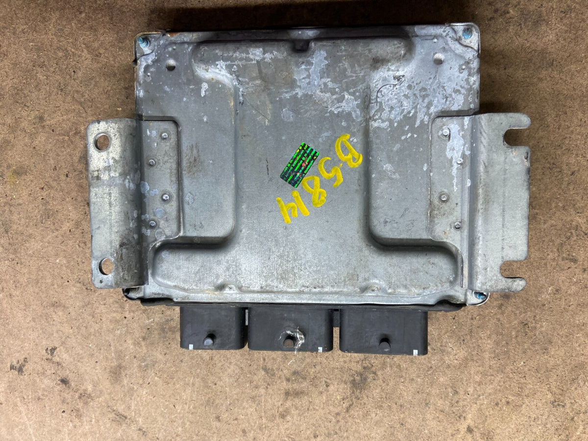 Nissan ECM ECU Computer Module Bem40h-700 nec024630 M97781