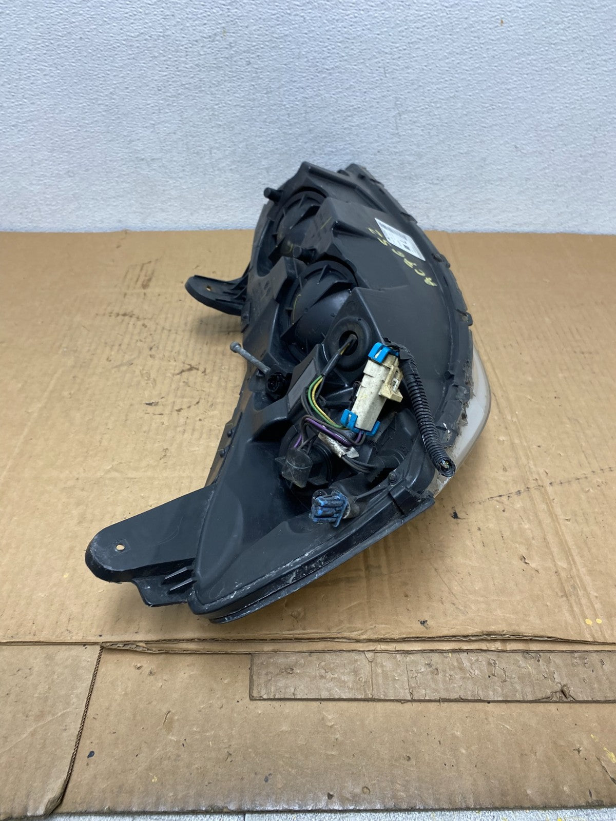 2005 to 2009 Pontiac G6 Headlight Left Driver LH Side Halogen AC7652 DW9