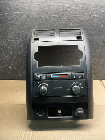 2005-2009 Dodge Durango Heat AC Climate Temperature Control Radio Bezel X9875 DG0