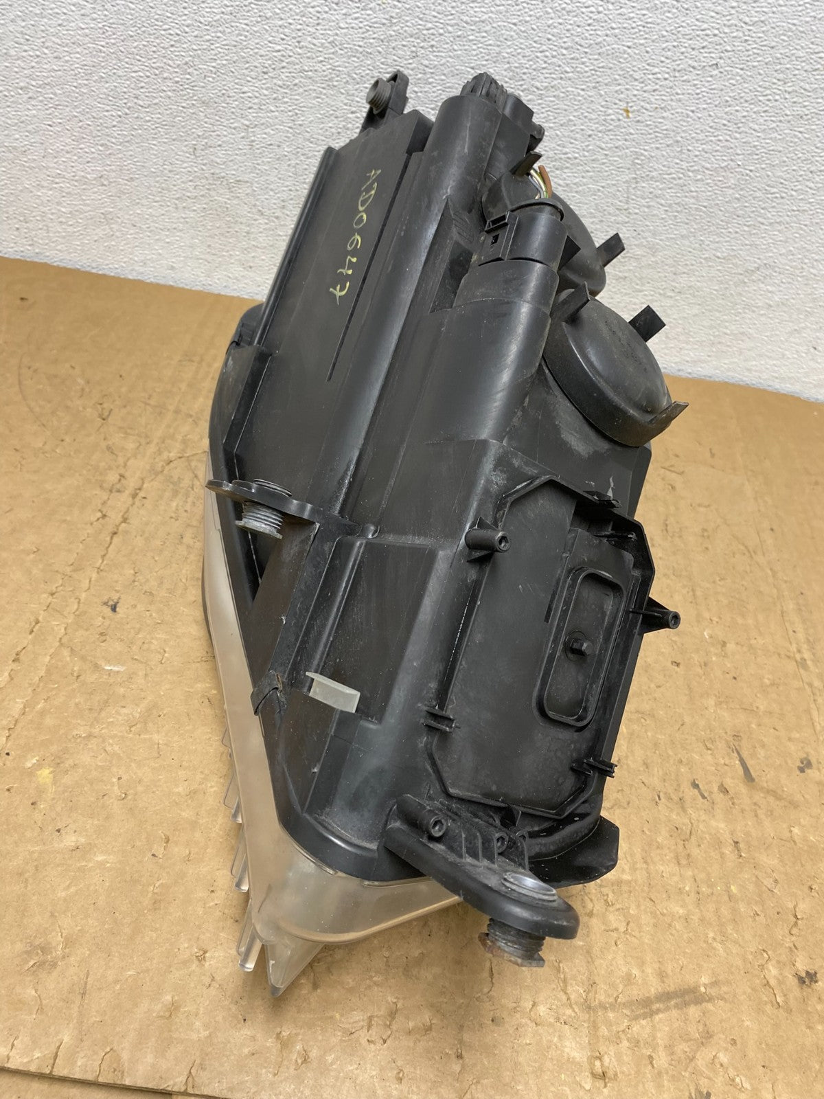 2009 - 2012 Volkswagen CC Left Driver Lh Side Headlight Halogen AD0647 DW5