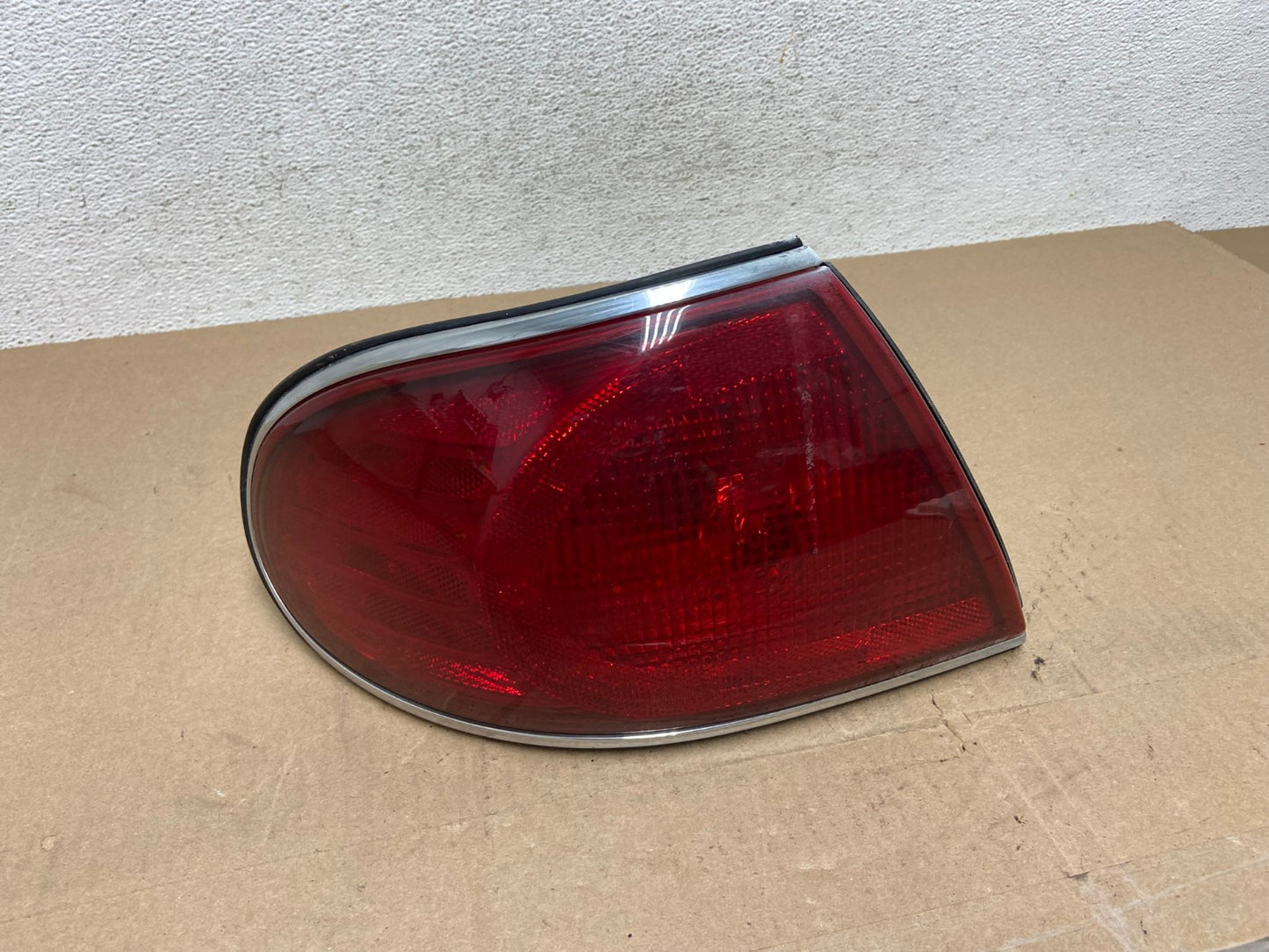 2000 to 2005 Buick Lesabre Left Driver LH Side Tail Light AE6679 LK0