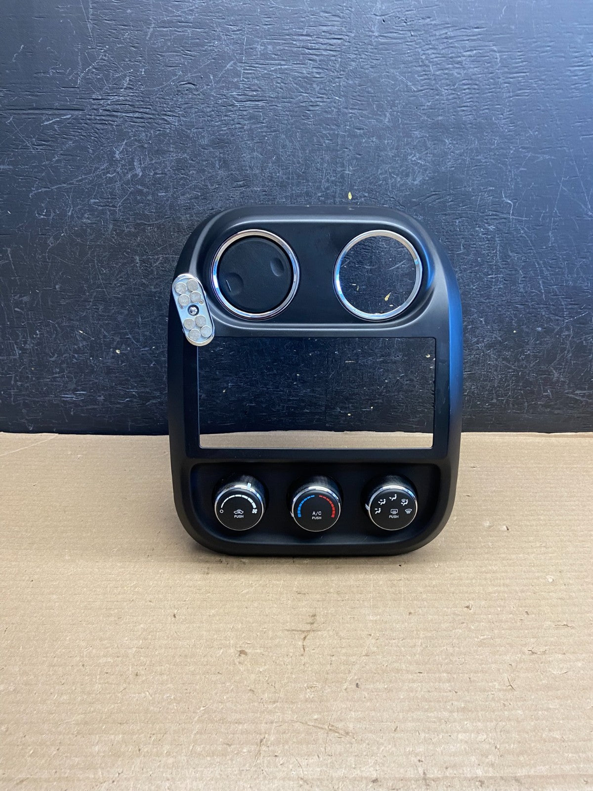 2011 to 2017 Jeep Compass Dash Climate Temperature Control Radio Bezel AH1577 DG0