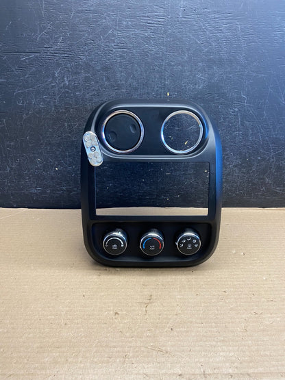 2011 to 2017 Jeep Compass Dash Climate Temperature Control Radio Bezel AH1577 DG0