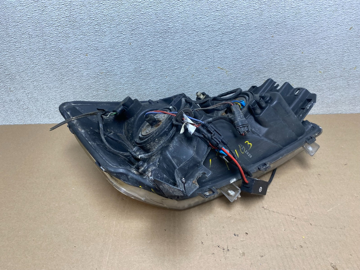 2004 to 2007 Nissan Armada Left Driver Lh Side Headlight Halogen R8103 DW9