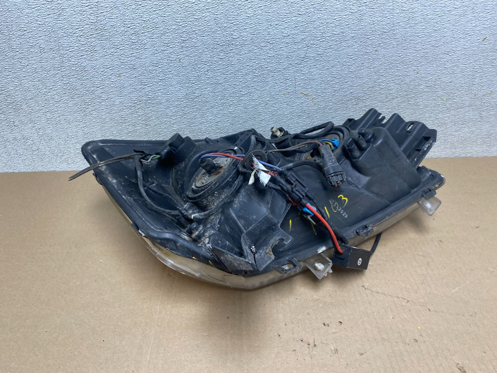 2004 to 2007 Nissan Armada Left Driver Lh Side Headlight Halogen R8103 DW9
