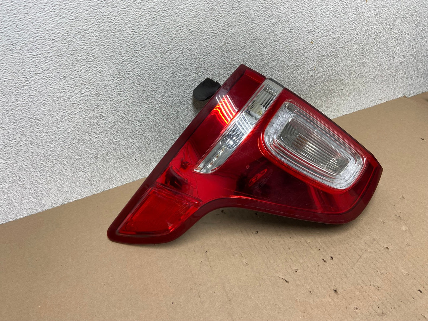 2011 2012 2013 2014 2015 Ford Explorer Left Driver LH Side Tail light AG6666 LK2