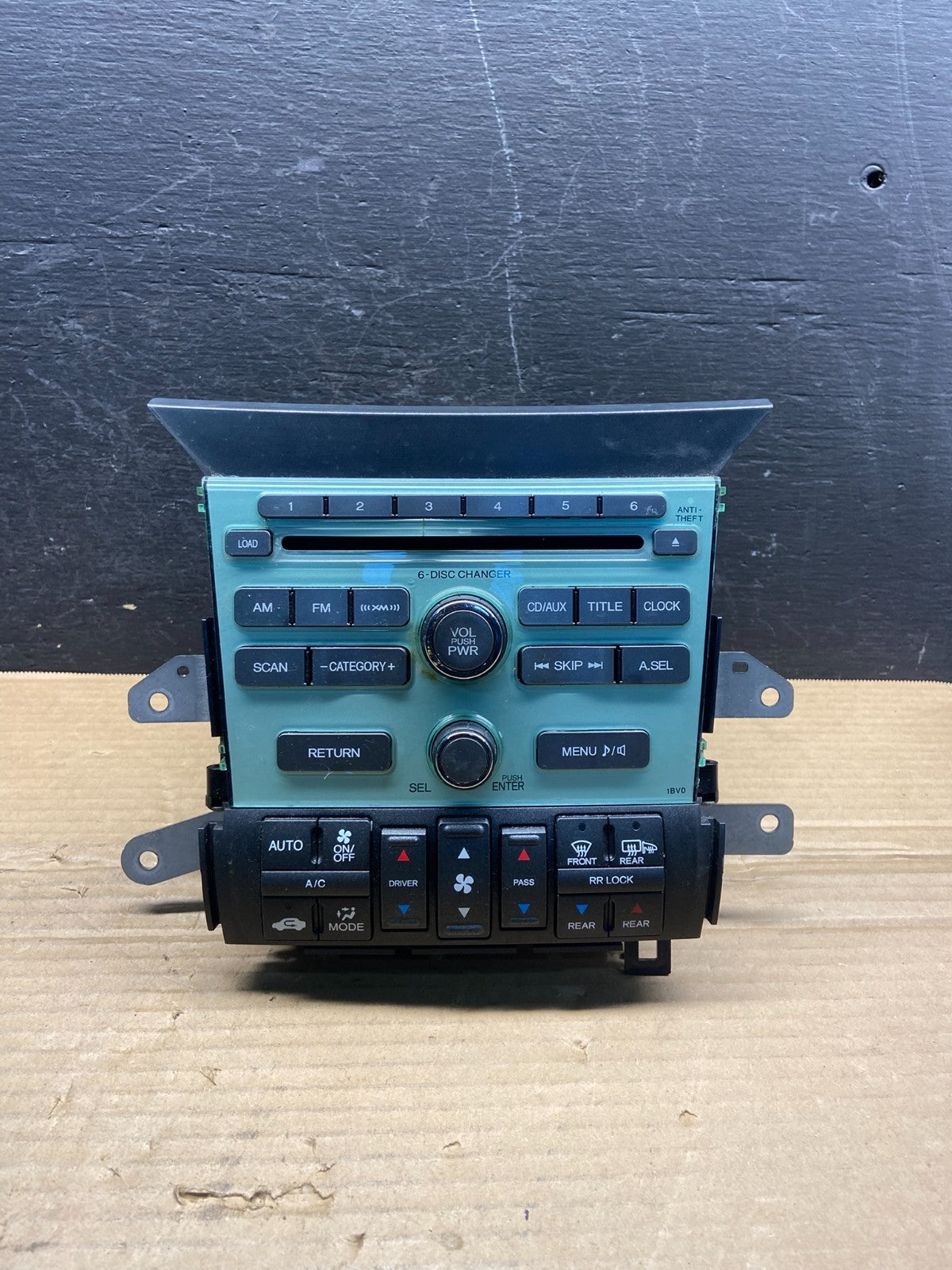 2009 to 2011 Honda Pilot AM FM CD Audio Radio Player Climate Control AE4536 DG0