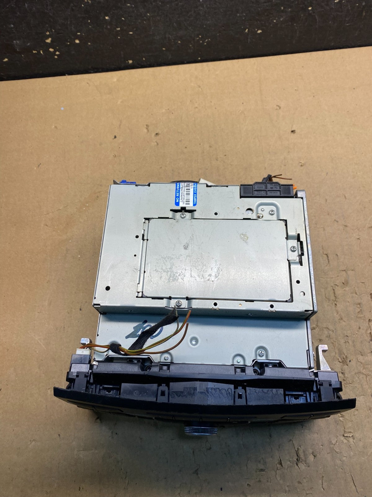 2010-2011 Mercedes W212 E350 E550 Stereo CD Changer Radio A2129002812 ad1686 DG5
