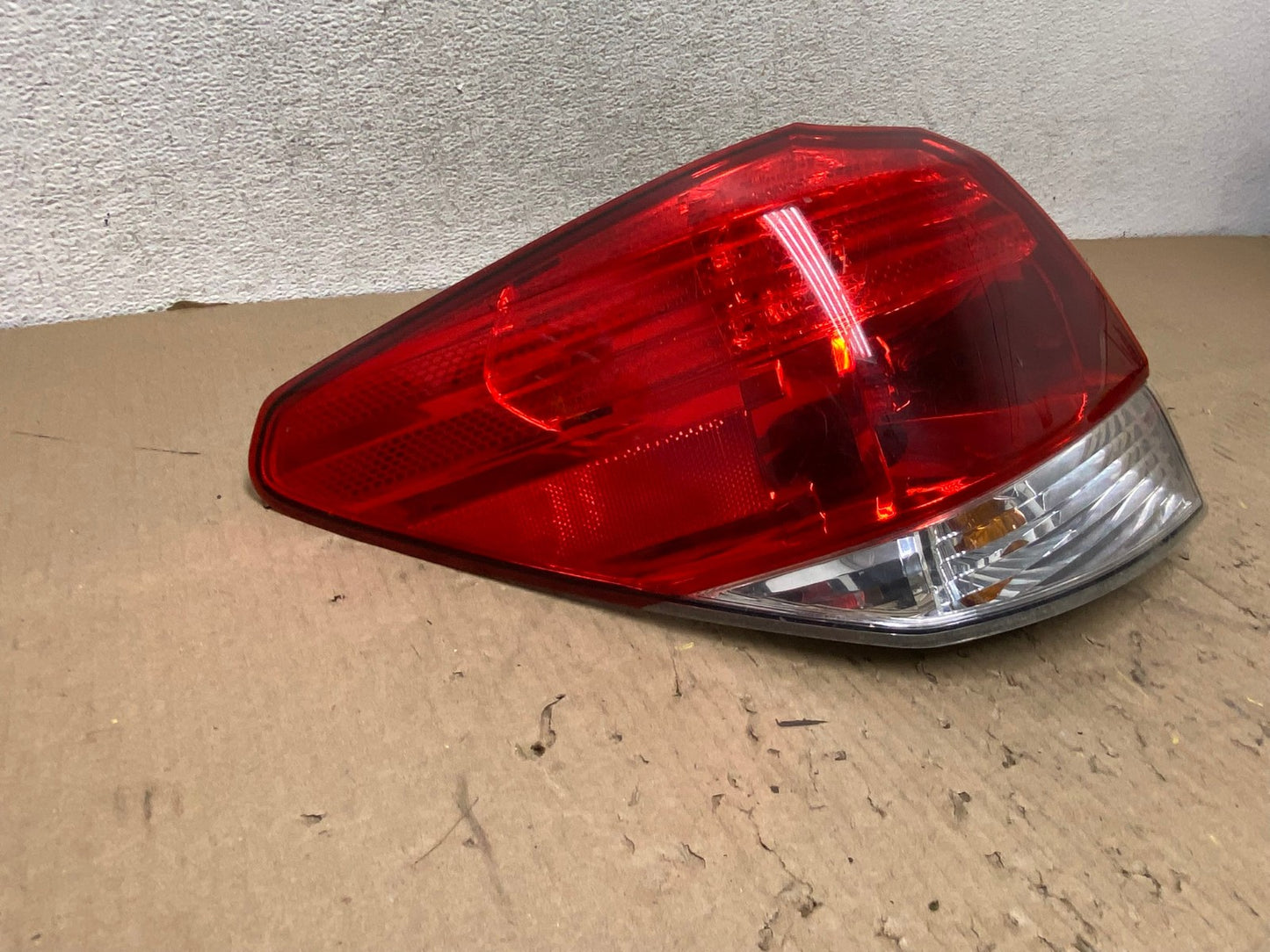 2010-2014 Subaru Outback Wagon Left Driver Lh Side Tail Light AG8091 LK1