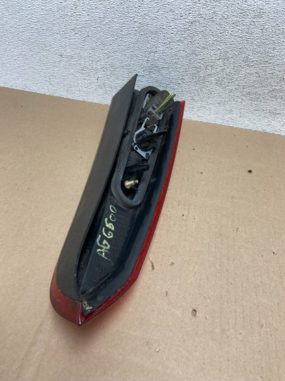 2001-2004 Volvo XC70 V70 Right Passenger RH Side Tail Light Upper AG6600 DW6