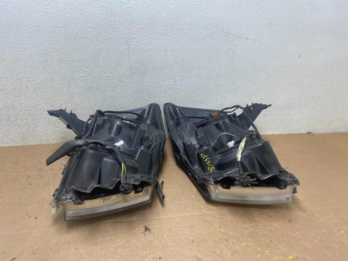 2004 to 2007 Nissan Armada Left+Right Side Set Headlights Oem M4123 DW15