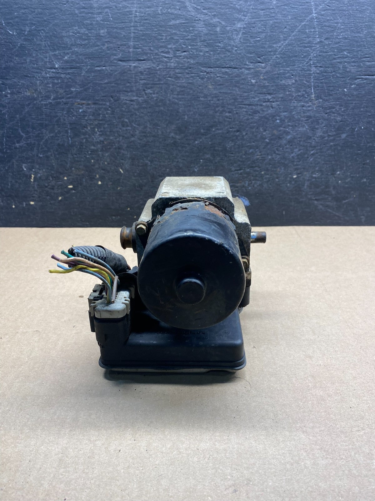 2003 - 2005 Chevrolet Silverado GMC Sierra ABS Anti-Lock Brake Module AH1653 DG2