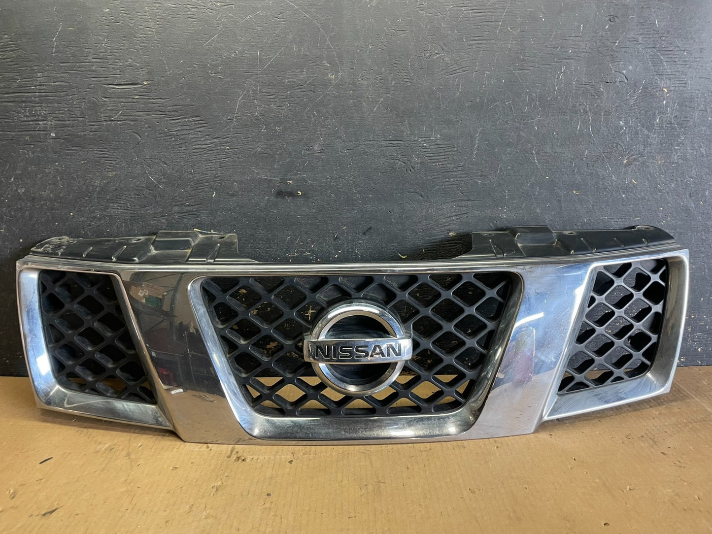2005 2006 2007 Nissan Pathfinder Chrome Front Upper Grill Grille OEM AA2305 DG0