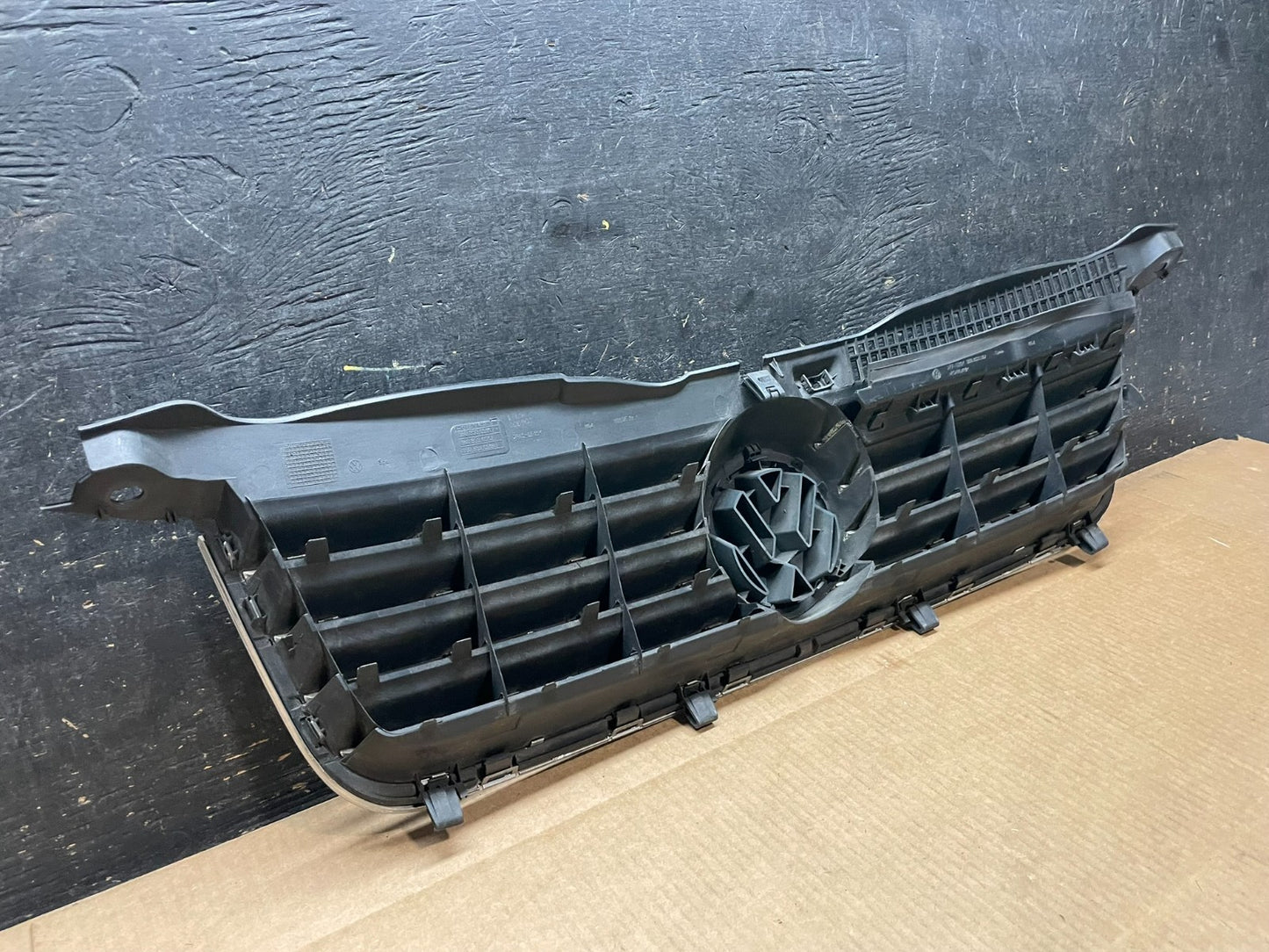 2001 to 2005 Volkswagen Passat Front Upper Grill Grille Oem AA9091 DG5