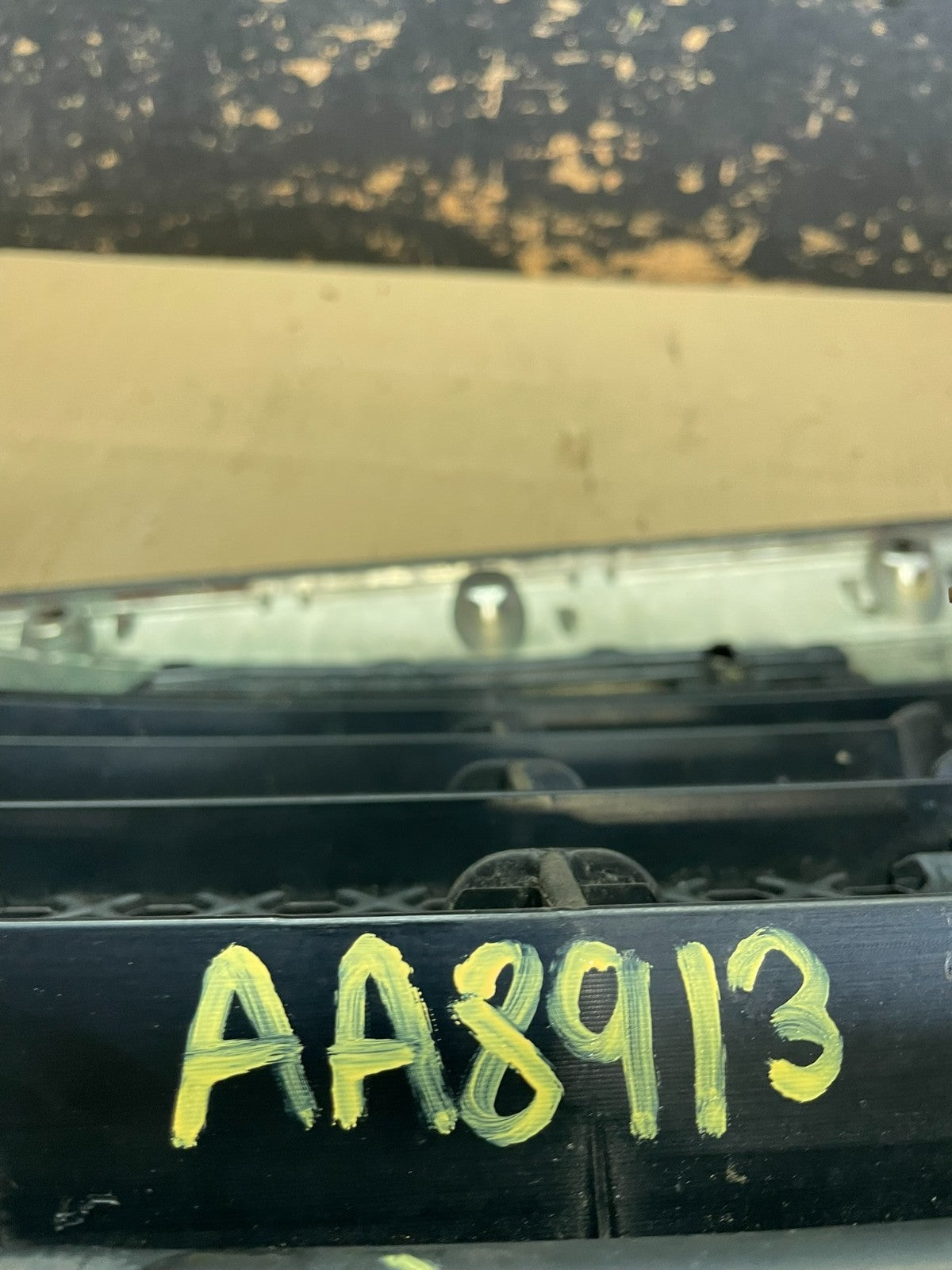 2007 to 2009 Toyota Tundra Front Upper Grill Grille W/ Emblem AA8913 DG7