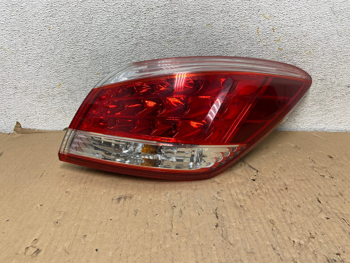 2011 - 2014 Nissan Murano Right Passenger Side RH Tail Light AH2900 LK0
