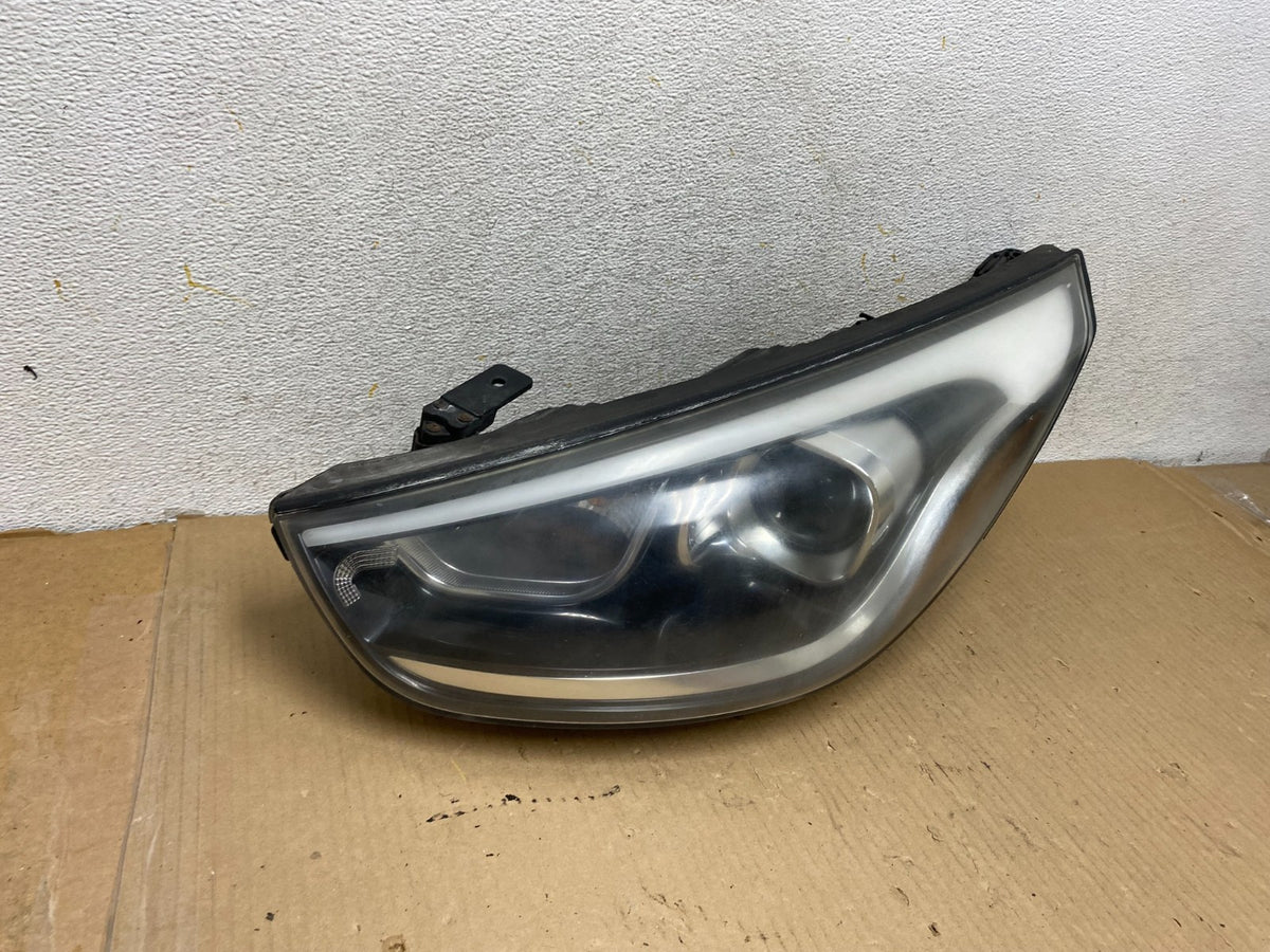 2014 to 2015 Hyundai Tucson Driver Left Side Headlight AH3051 PS1