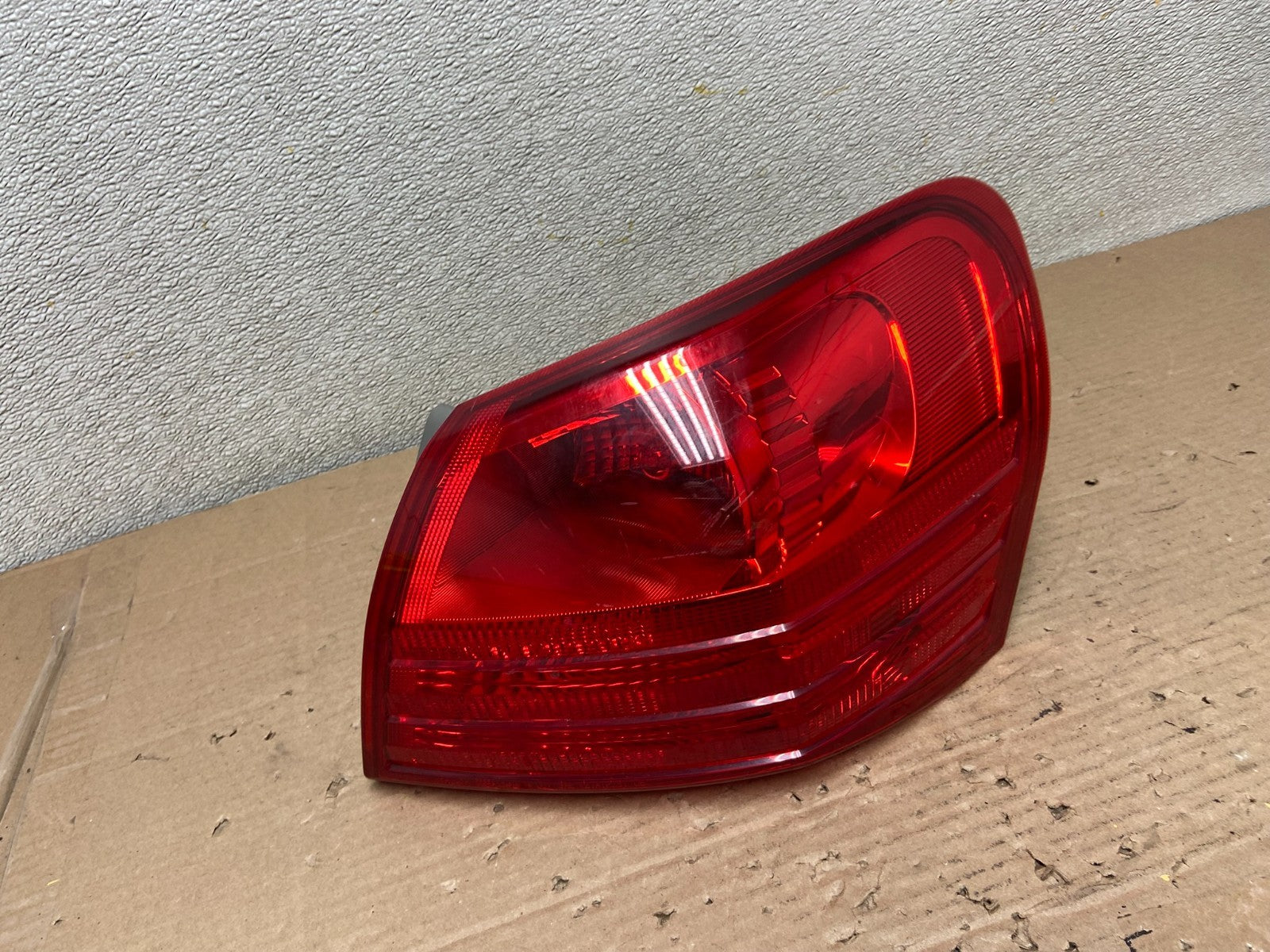 2008 to 2015 Nissan Rogue Right Passenger Rh Side Tail Light Oem AA9418 LK0