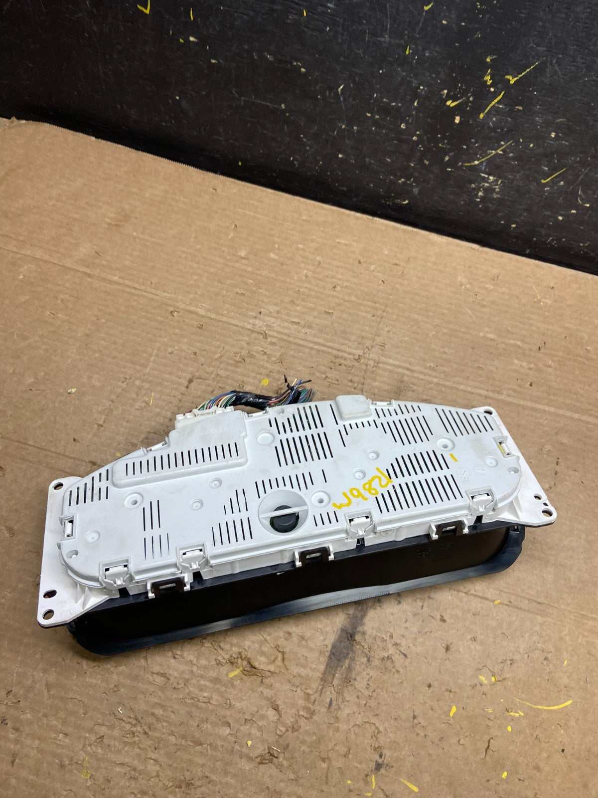 2007-2008 Nissan Pathfinder Xterra Cluster Speedometer Instrument OEM w9821 DG5