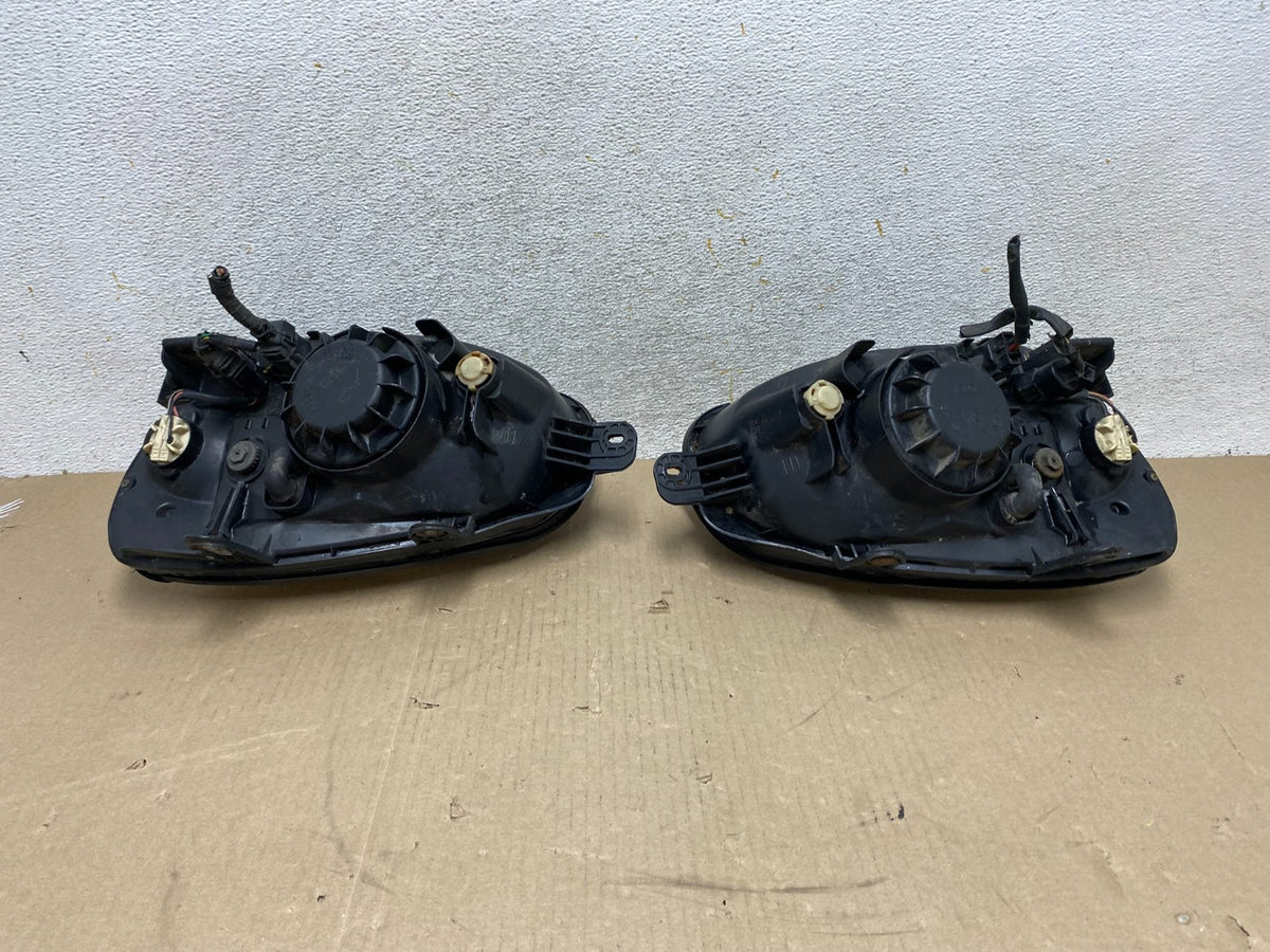 2001-2003 Hyundai Santa Fe Left+Right Headlights Halogen AH6739 DW5