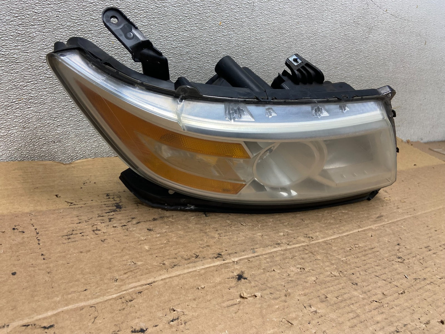 2011 to 2013 Honda Odyssey Front Right Passenger Headlight Halogen AB3354 DW2