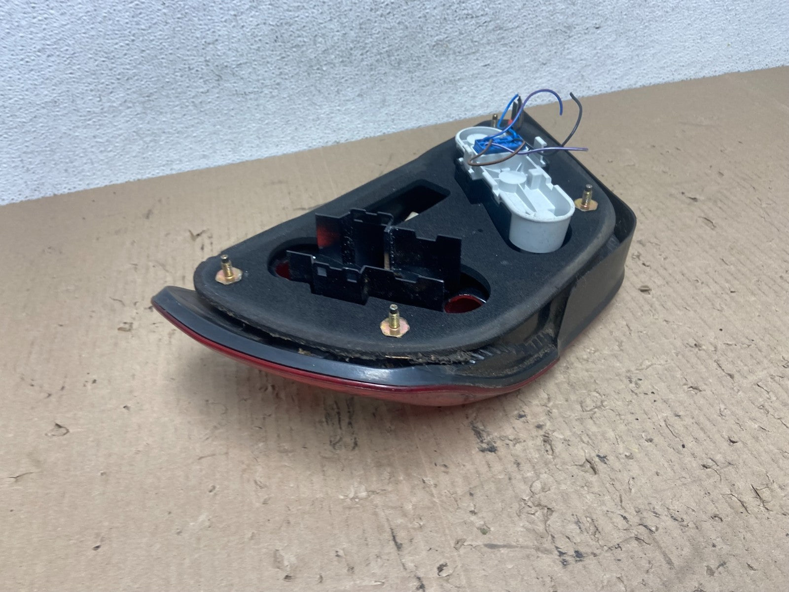 2001 to 2004 Volvo S40 Left Driver LH Side Tail Light AF7083 DG3