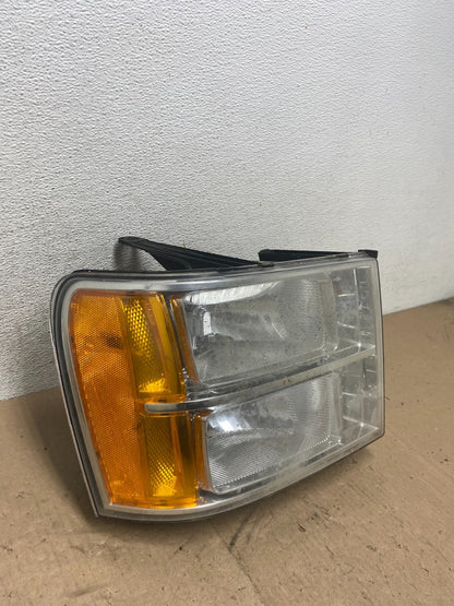 2007 - 2014 GMC Sierra Right Passenger RH Halogen Headlight AG4899 DW2