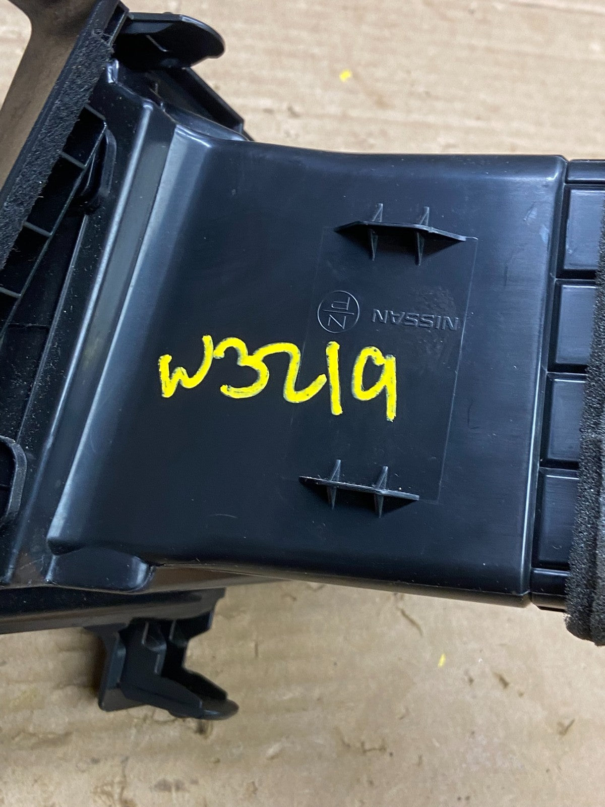 2011 to 2017 Nissan Quest Center Radio Trim Dash Panel Bezel Oem W3219 DG6