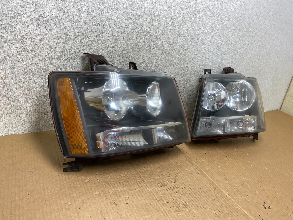 2007 to 2013 Chevrolet Suburban Tahoe Left+Right Set Headlights DEPO AI6632 DW2