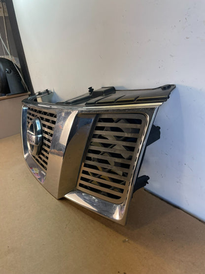 2005 2006 2007 Nissan Pathfinder Chrome Front Upper Grill Grille AF8710 DG1