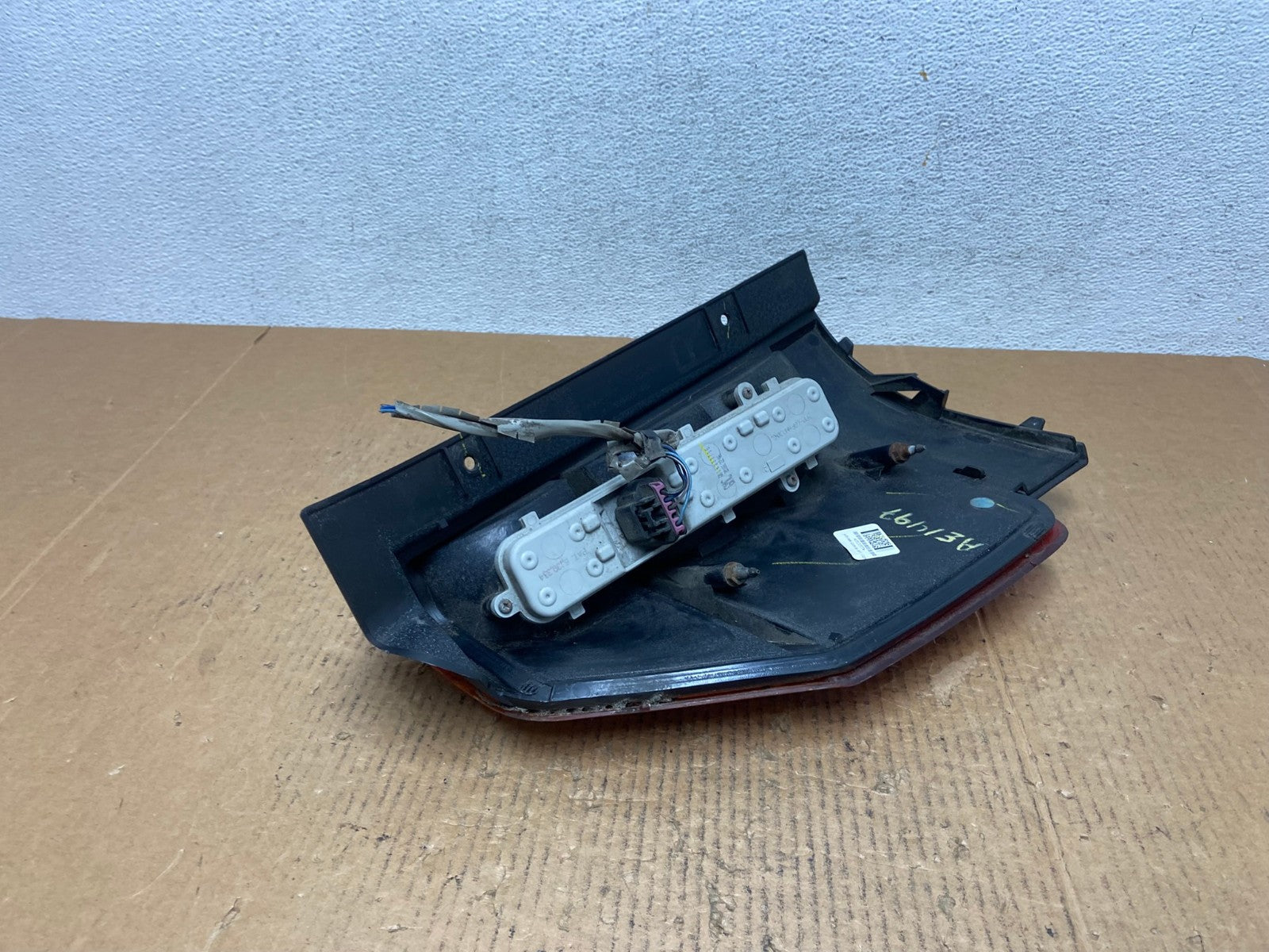 2002-2009 GMC Envoy Right Passenger RH Side Tail Light AE1497 LK5
