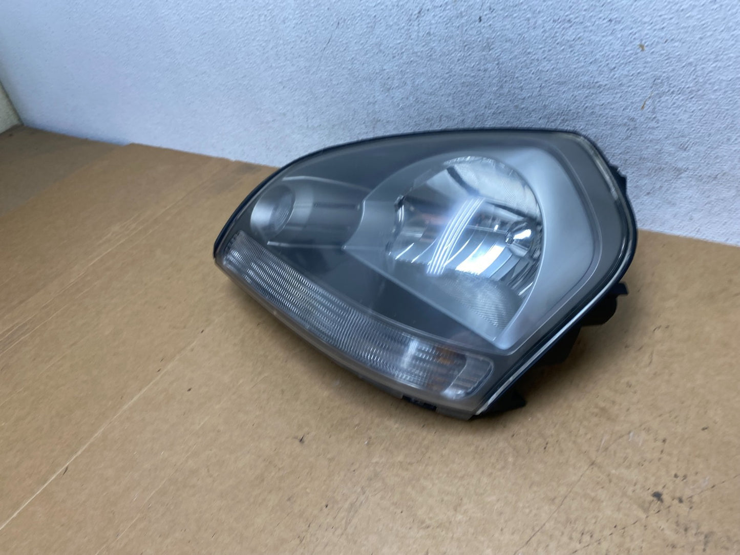 2005 to 2008 Hyundai Tucson Left Driver LH Side Headlight AE3041 DW1