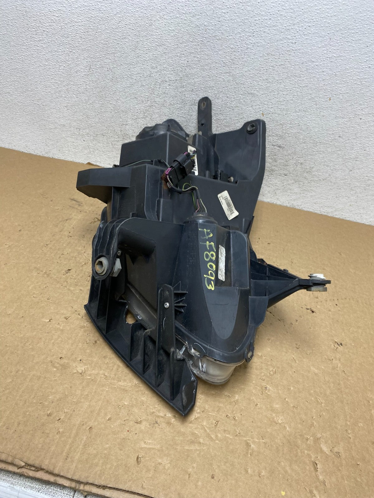 2008-2012 Buick Enclave Left Driver Headlight Xenon Hid One Ballast AF8093 DW7