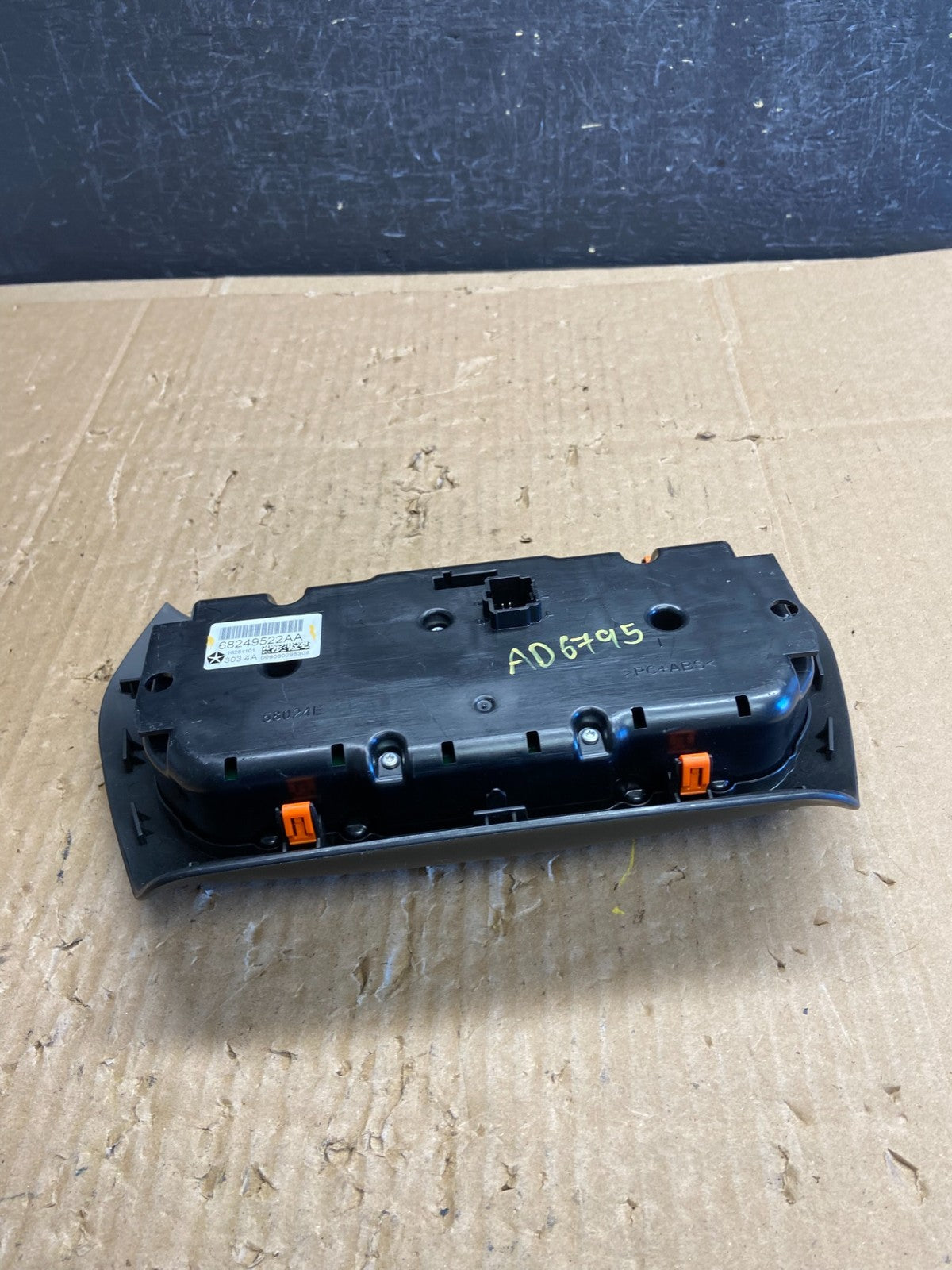2014 to 2017 Jeep Cherokee Heater Climate Temperature Control AD6795 DG4