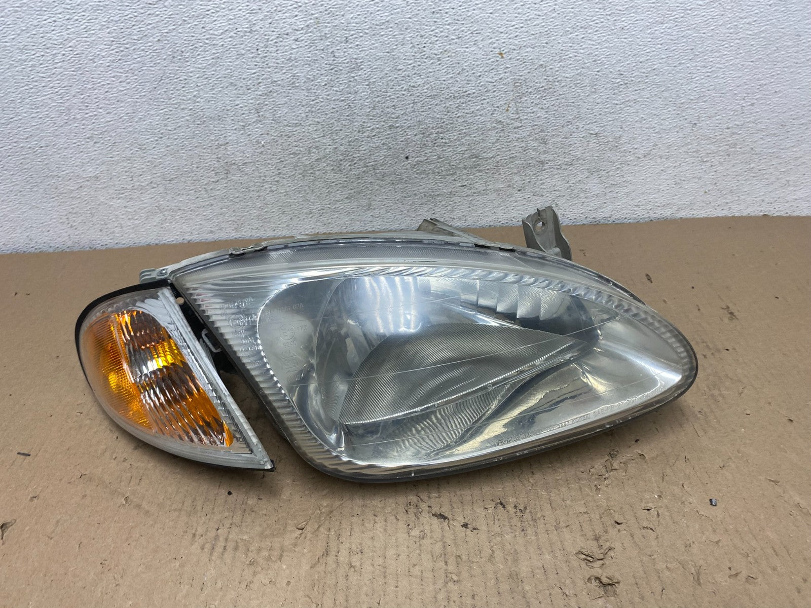 1999 to 2000 Hyundai Elantra Right Passenger Side Headlight AF4248 PS0