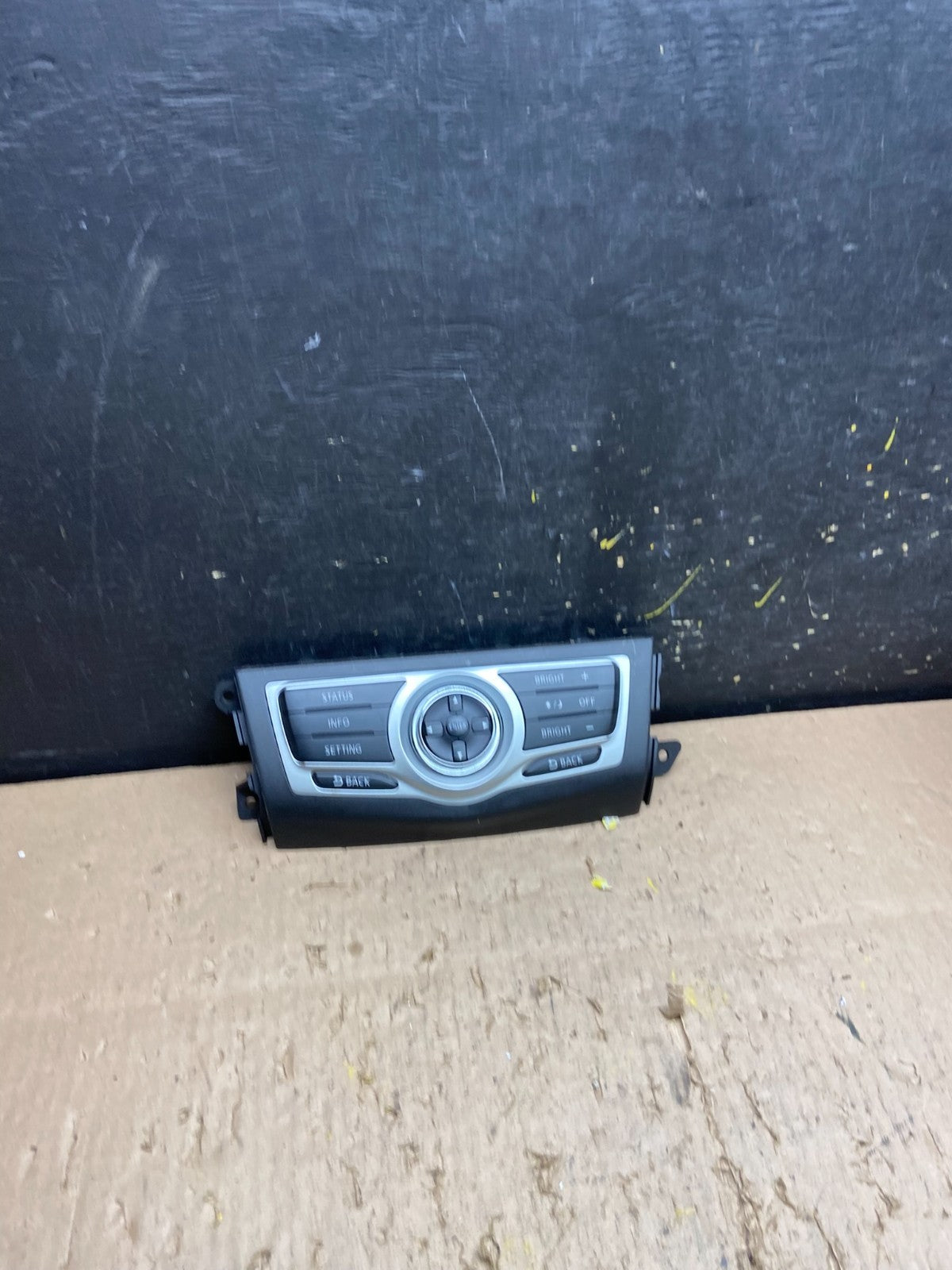 2009-2014 Nissan Murano AM FM Radio CD Control Panel T8439 DG0