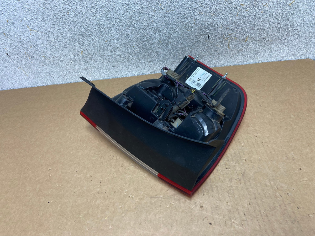 2011 2012 2013 2014 Ford Edge Right Passenger RH Side Tail light AI3357 LK3