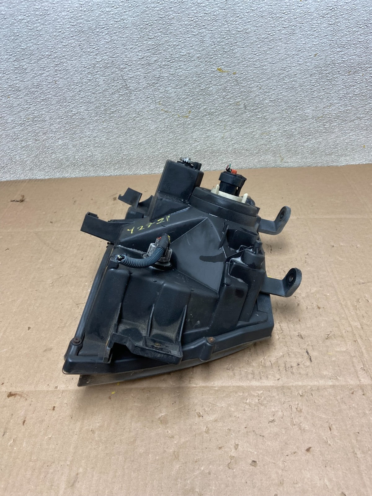 2005 - 2015 Nissan Xterra Driver Left LH Side Headlight AD2665 DW6