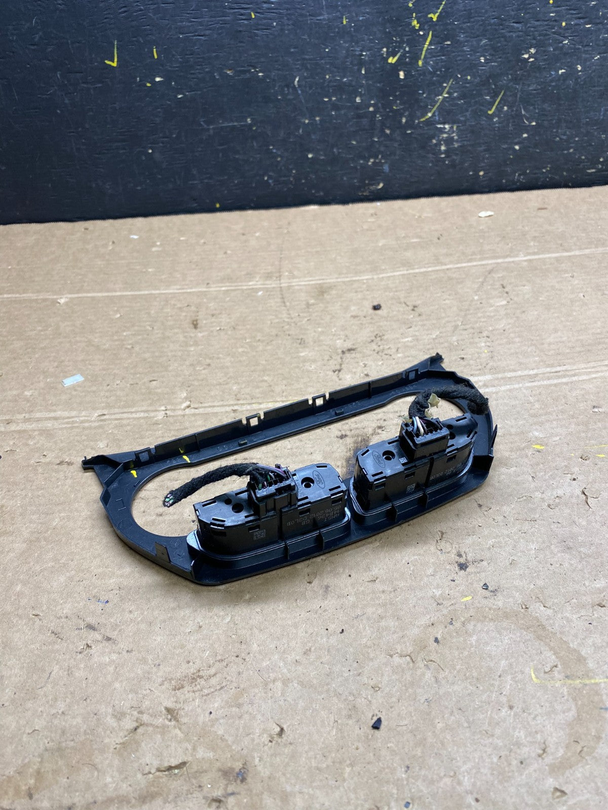 2013 to 2016 Ford Escape Climate Control Trim Panel W/ Switches w9412 DG4